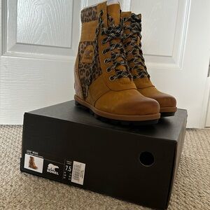 Brand new Sorel wedge boots
